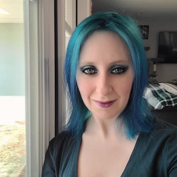 Meet your Posher, Rachel - Picture 2 of 13